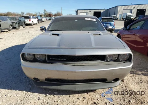 2013 Dodge Challenger Sxt z USA, uszkodzony, nr VIN 2C3CDYAG5DH611255